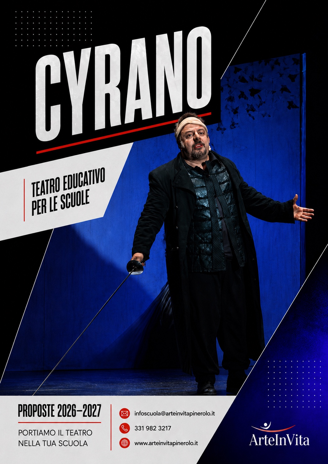 Cyrano in scena al centro del palcoscenico